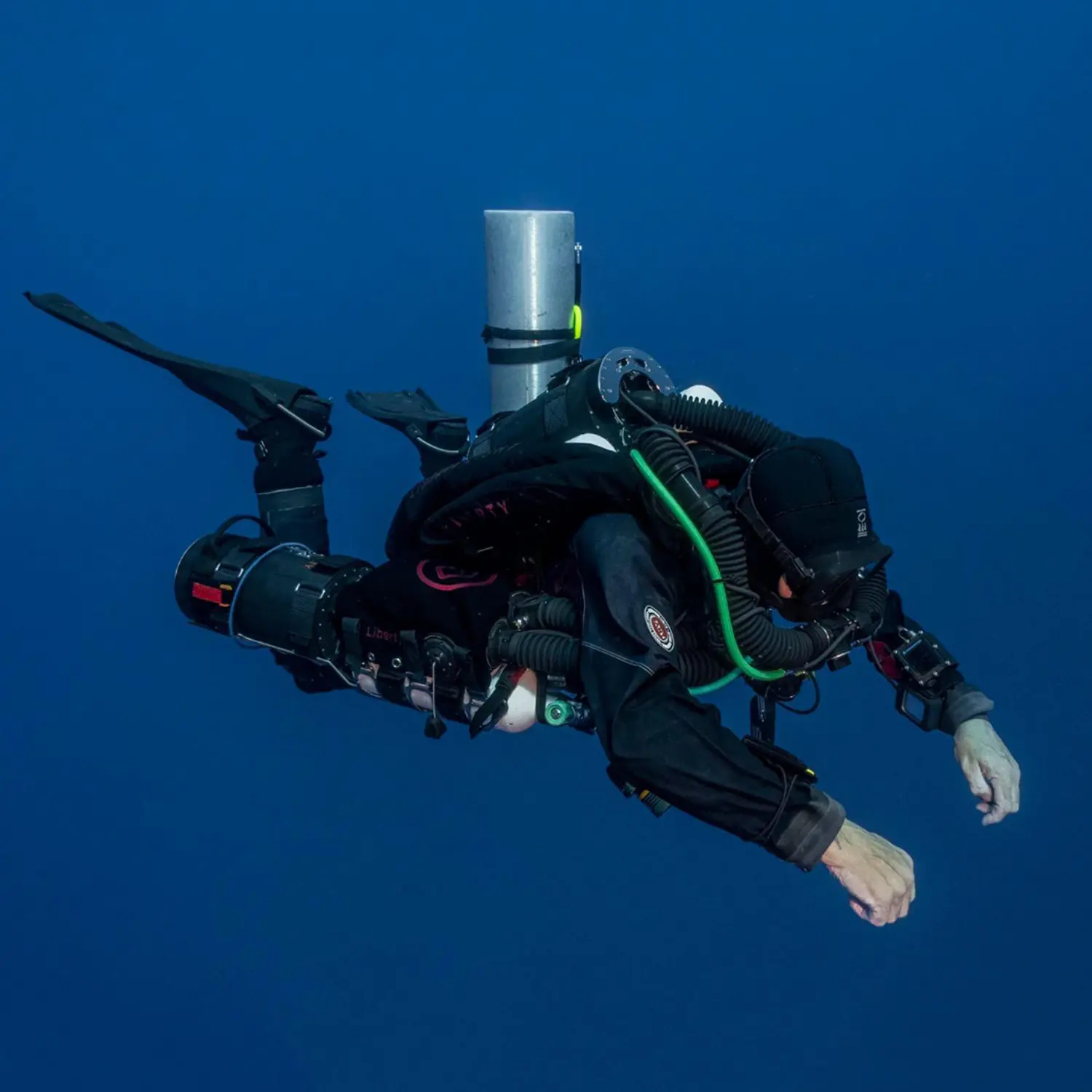 Cave diver with Divesoft Liberty rebreather
