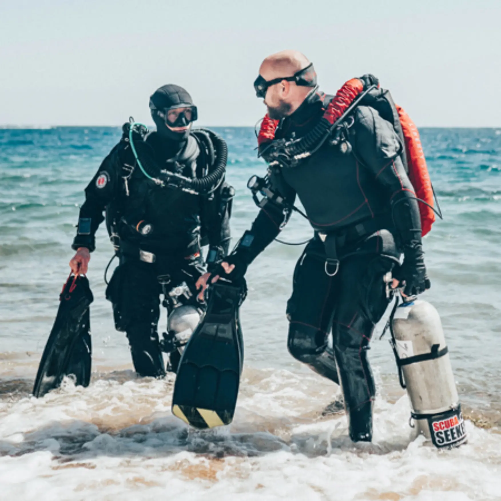 Rebreather divers